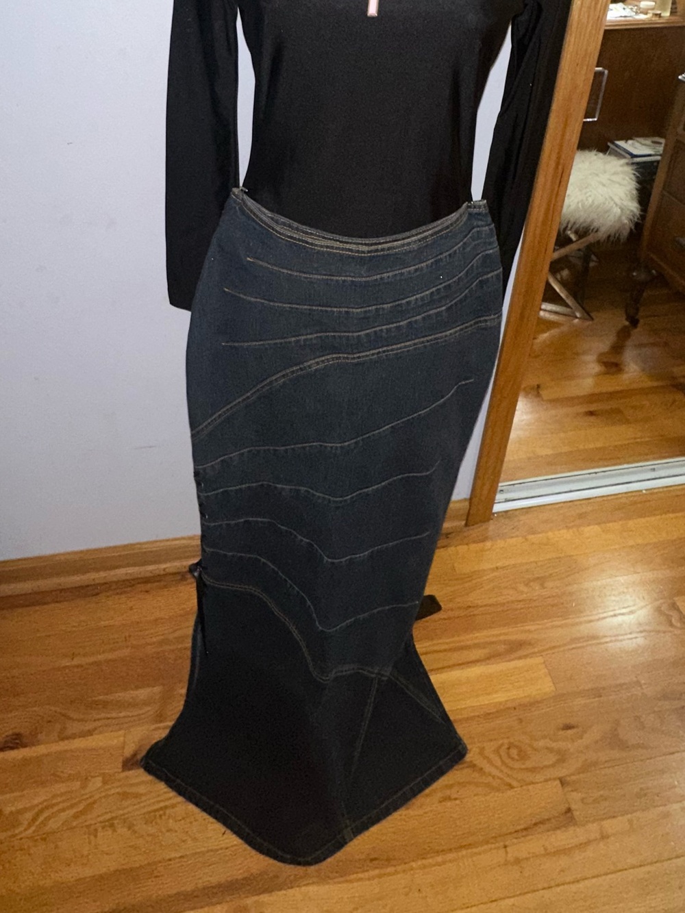 🔴Bisou Bisou Dark Navy Maxi Skirt with Tan Contrast Stitching - Picture 4 of 8